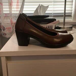 Dark brown chunk heel dress shoe
